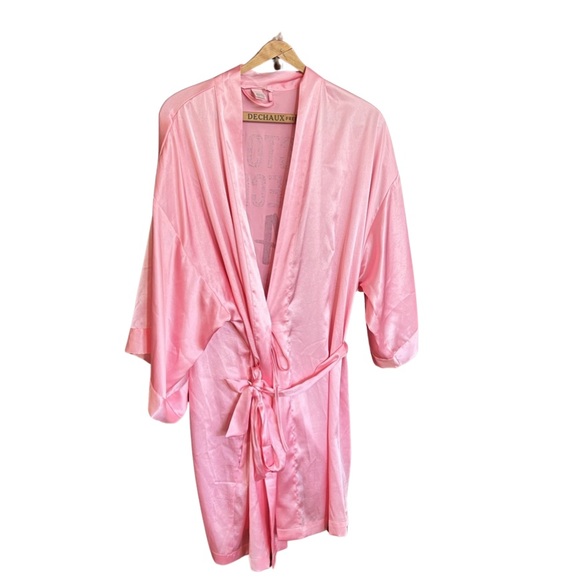Limited Edition Victoria's Secret 2016 Pink Robe - Picture 3 of 16